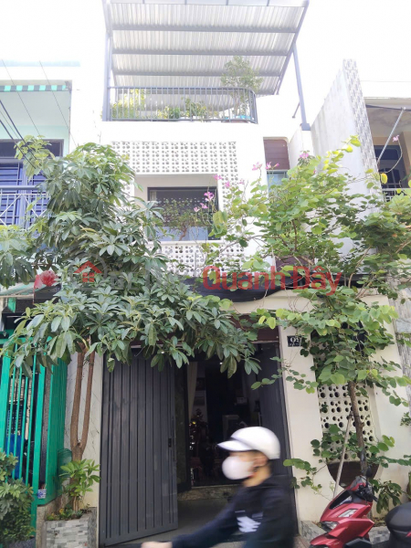 HOUSE IN A PRIME LOCATION - GREAT PRICE FOR QUICK SALE. Beautiful house at 9 Man Thai Street, Son Tra District, Da Nang. Sales Listings