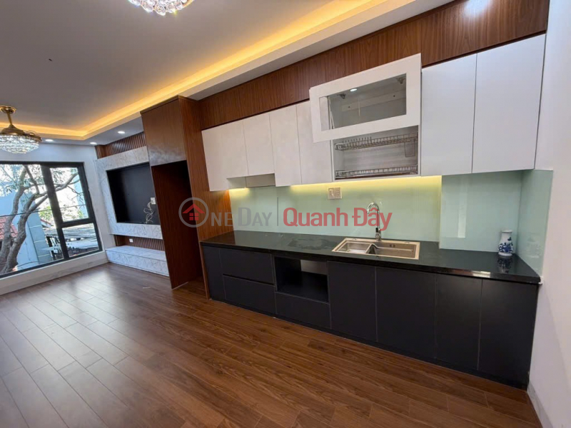 Bán nhà Thạch Bàn. 40m2 * 6 tầng * 7,5 tỷ. full nội thất, gara ô tô, thang máy Niêm yết bán