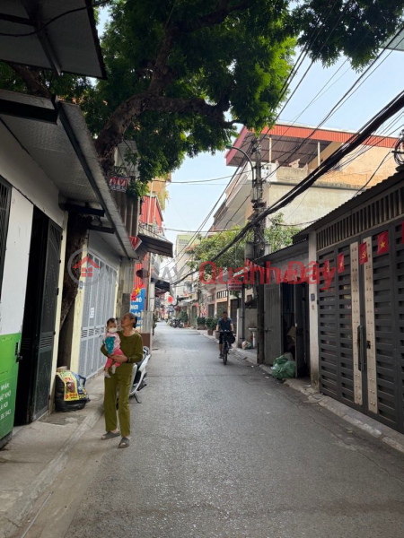 Property Search Vietnam | OneDay | Residential, Sales Listings | House for sale, 2 floors, alley 604 Ngoc Thuy, 120m x 7m, accessible by car, suitable for business, price just over 14 billion VND.