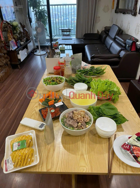 Luxury apartment, central location, balcony with lake view, civilized residential area. _0