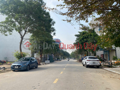 Land for sale overlooking Kha Le flower garden, 6.4m frontage, near the Southwest main road of Bac Ninh. _0