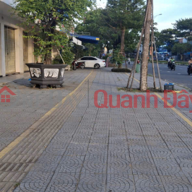 NHÀ 3 T – ĐẤT 281M² – GIÁ CHƯA TỚI 100 TRIỆU/M²
MẶT TIỀN VÕ CHÍ CÔNG – ĐƯỜNG 30M – LỀ 9M – TRUNG TÂM HÒA _0