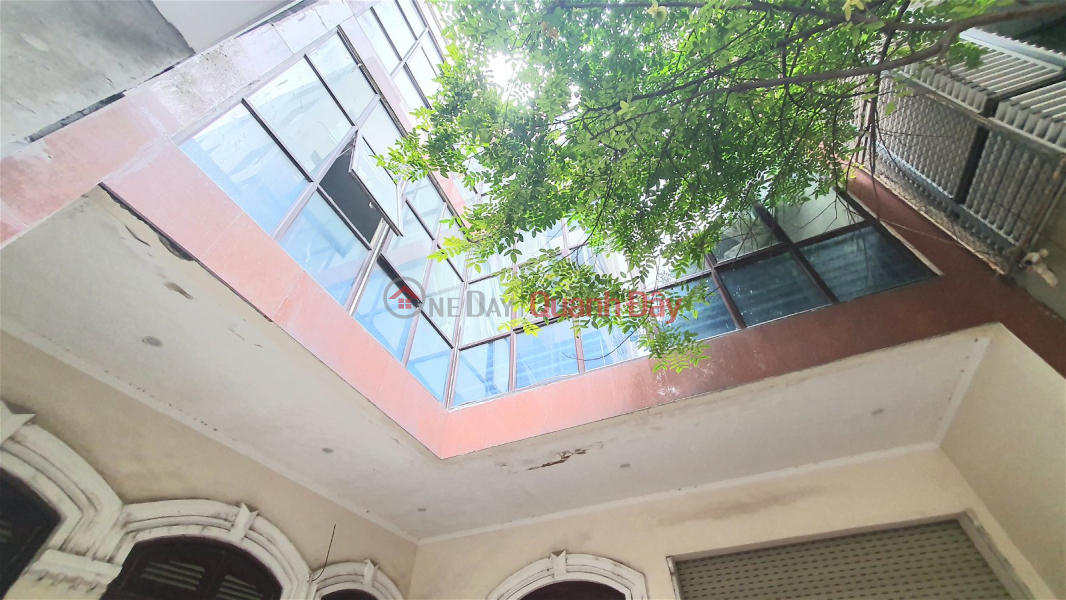 House for sale on Thuy Khue Street, Tay Ho District. 190m Frontage 15m Approximately 33 Billion. Commitment to Real Photos Accurate Description. Owner | Vietnam | Sales | đ 33.5 Billion