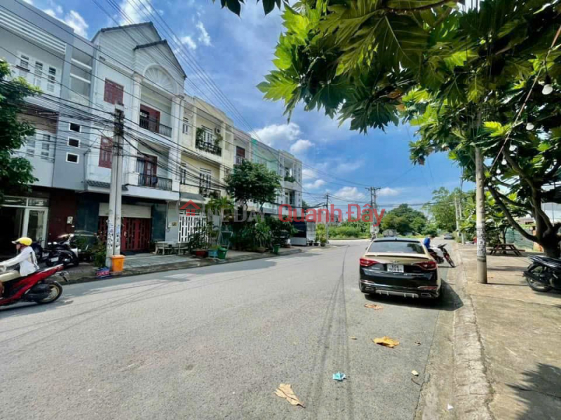 đ 3.85 Billion New, beautiful Tan Phong residential house priced at land lot only 3ty850