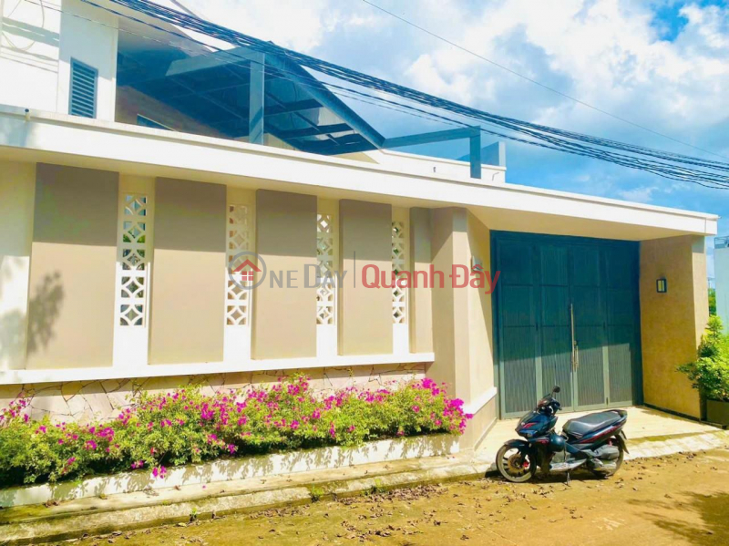 FOR SALE BEAUTIFUL FRONT HOUSE IN Cua Duong Commune, Phu Quoc, Kien Giang Sales Listings