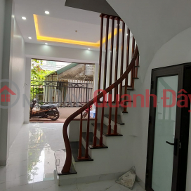 Owner needs to sell urgently Beautiful house, always live, Xuan Phuong 35m2 x 5T, car parked at the door, happy 3.05 billion. _0