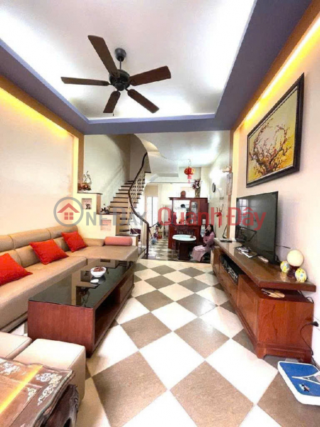 Extremely rare house in Hoang Hoa Tham, Ba Dinh, near cars, rare segment, only 7 billion Sales Listings