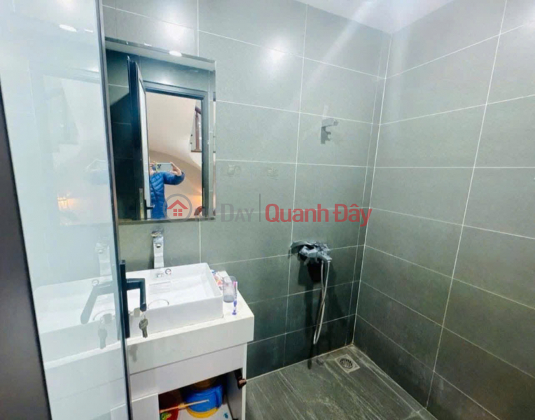 đ 7,2 tỷ Phố Hào Nam nhà đẹp mới tinh cách mặt phố vài chục mét, 34m x 3PN sổ đỏ nét căng