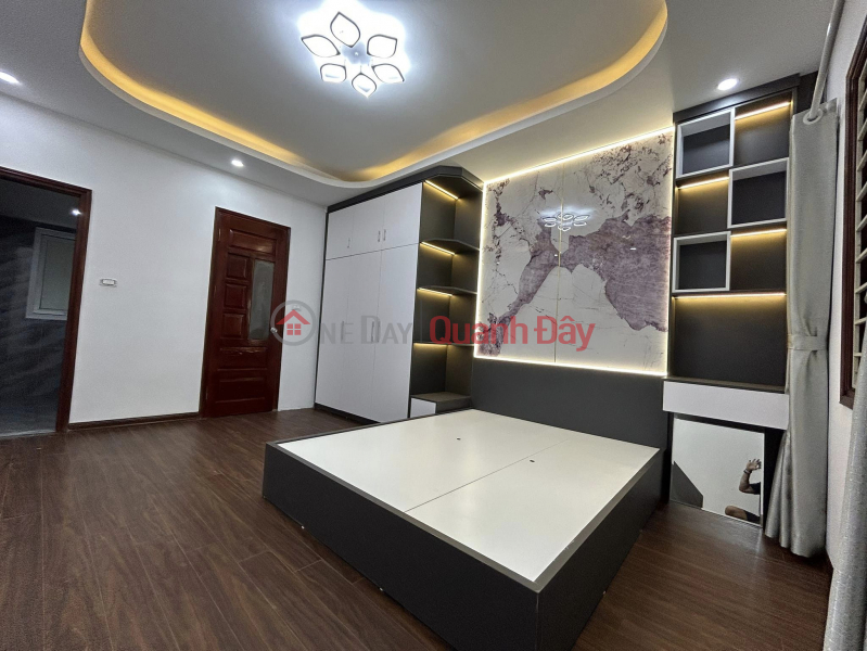 Open alley Beautiful house Duong Quang Ham, Cau Giay, 33m 5T car 3 parking garage, 4 billion Sales Listings