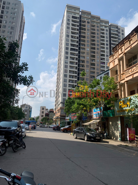 Beautiful house, corner lot Nguyen Son - Nguyen Van Cu, 87m x 4 floors, 6m frontage, garage _0