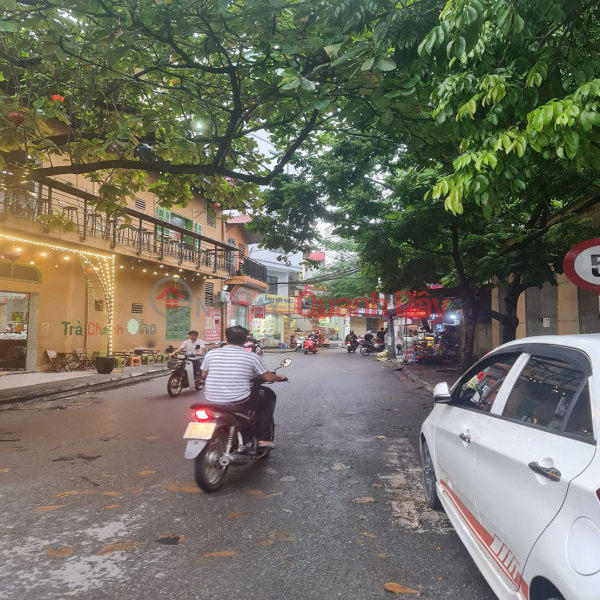 175m2 of land in Le Chi, Gia Lam, Hanoi. 40m to the main road of the village, 500m to National Highway 17. 2x primary school. Contact 0989894845 Sales Listings
