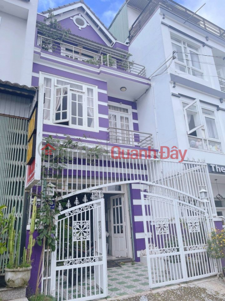 Cần bán ngôi nhà đẹp ngay trung tâm mặt tiền đường Trần Lê, Đà Lạt. Niêm yết bán