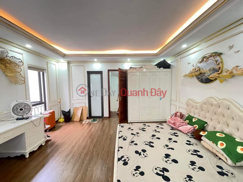 đ 8.99 Billion Owner sells beautiful house in Ha Dinh - Nguyen Trai, corner lot, 2 open sides, worth living, car parking at the door, top business