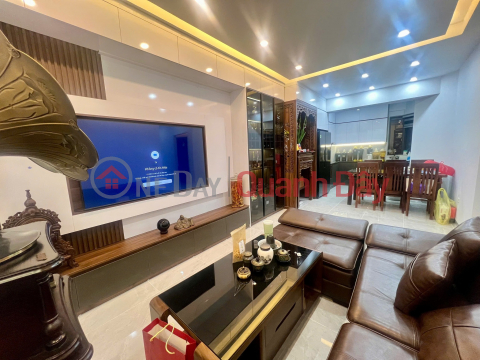 Super beautiful apartment 198 Nguyen Tuan, 90m2 3 bedrooms, 5-star interior, only 8.6 billion _0