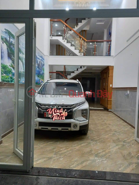 HOUSE FOR SALE 60M2 5 FLOORS WITH CAR ACCESS TO THE HOUSE _0