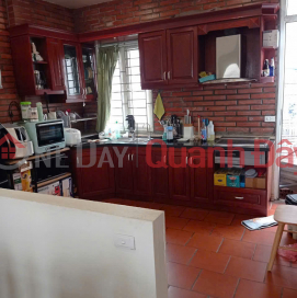 Cho thuê nhà nguyên căn, ngõ 57, ngay cổng chợ Vĩnh Tuy, 40m2 x 4 tầng KD on, ở gđ, nhóm _0