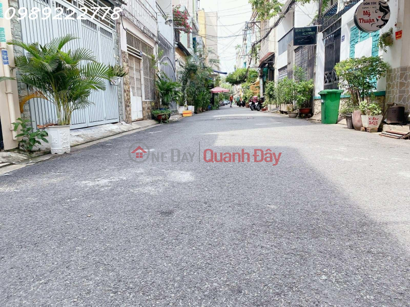 Property Search Vietnam | OneDay | Residential | Sales Listings | HOUSE FOR SALE IN 8M PLASTIC ALLEY - HUYNH VAN BAN - WARD 13 - CARS CAN AVOID THROUGH HOANG SA - 4 FLOORS, SQUARE, 74M2. FRONTAGE 49M