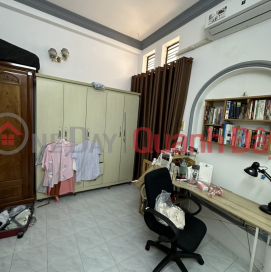 House for sale Alley 178\/ PHU NHUAN, 31M2, 5 FLOORS Reinforced concrete, 3 bedrooms, BEAUTIFUL SQUARE WINDOWS, Price only 4 billion 990 _0