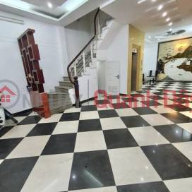House for rent on Nguyen Khanh Toan street, 65m2 x 5 floors, car, elevator, price 42 million VND _0