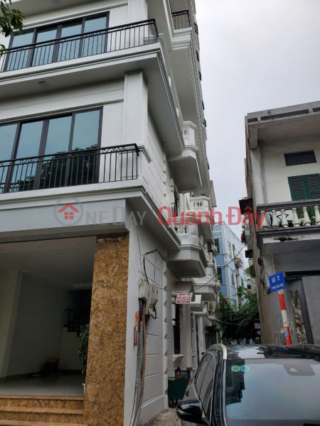 Owner rents out 3-storey house with frontage in 7-storey building for business and residence at 80 Bo De street, Long Bien, Hanoi Rental Listings