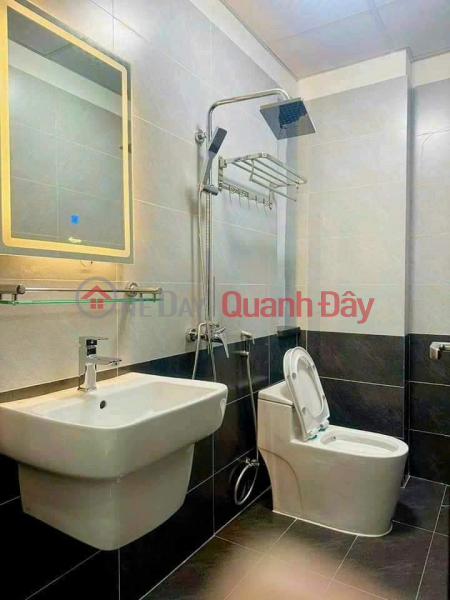 đ 5,5 tỷ CẦN BÁN NHÀ 5 TẦNG PHƯỜNG HÀNG BỘT DT:45M2 MT: 4.3M (TỔNG 7 P NGỦ ) GIÁ: 5x TỶ QUẬN ĐỐNG ĐA .