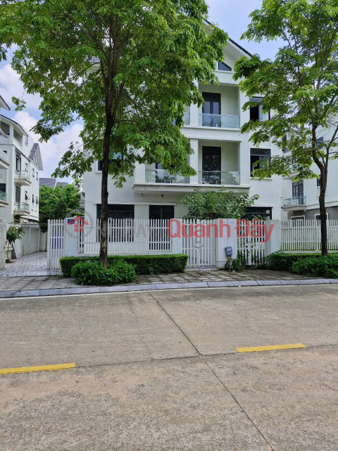 I'm renting out a house on Le Trong Tan and Hoang Van Thai streets, 320m2 x 3.5 floors - 64 million VND. _0