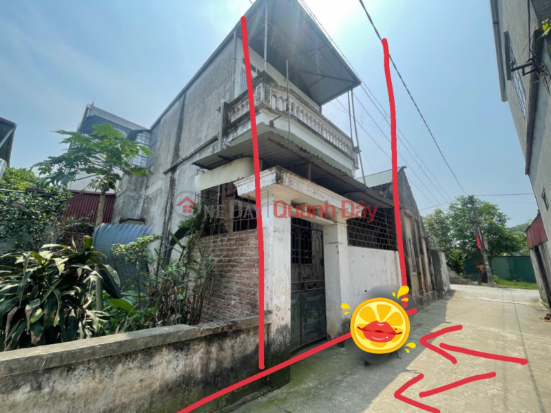 Family transferred to work and needs to sell land to donate 2-storey house 2 tons 419 Dt:61m m 5.1m wide rear Address: hamlet Dai Yen commune Sales Listings