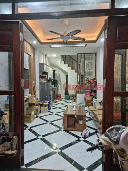 SIÊU PHẨM TÂY HỒ - TẶNG FULL NT - 15M RA MẶT PHỐ - HÀNG XÓM CIPUTRA - DT30M2X5T - GIÁ 6.6 TỶ Việt Nam | Bán, đ 6,6 tỷ