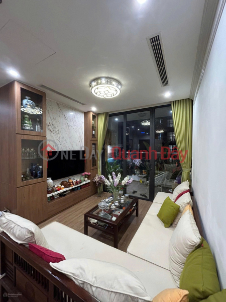 đ 9.5 Billion Super nice apartment for sale, fully furnished, area 91m2, 3 bedrooms, 2 bathrooms at Vinhomes SkyLake apartment, beautiful lake view