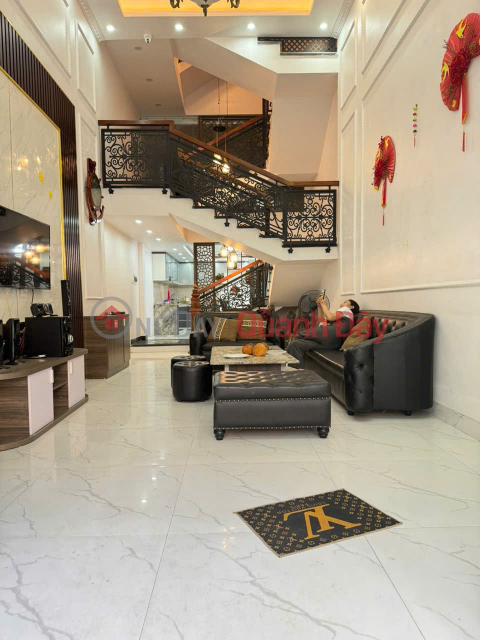 3-STOREY HOUSE FOR SALE ON BUSINESS STREET, PHUC YEN CENTER - GOLDEN LOCATION! _0