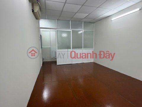 HOUSE IN A PRIME LOCATION - GOOD PRICE - OWNER NEEDS TO SELL QUICKLY. Located on Pham The Hien Street, Ward 6, District 8. _0