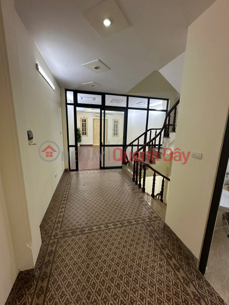 House for rent on Bui Huy Bich Street, 5 floors x 70m2, 6 bedrooms, truck access, good business, 26 million Vietnam, Rental, đ 26 Million/ month