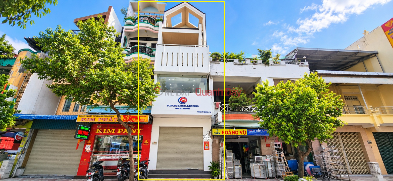 House for rent on Nguyen Son Street, 80m², 4 floors - right at the roundabout - opposite the food court and branded shops. Rental Listings