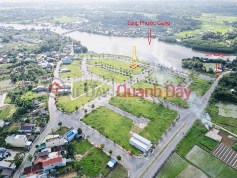 Selling river front villa in An Loc Phat residential area, 205m2, South direction, price 2 billion negotiable _0