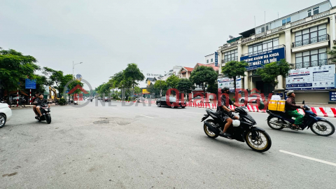 House for sale at 6 Co Linh Street, 1 side facing an alley accessible by car, 80m², 5.5m frontage, paved sidewalk, stable planning. _0