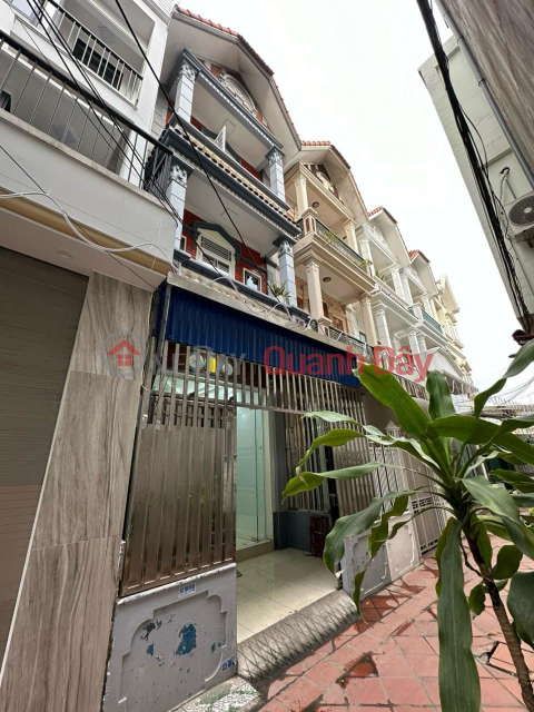 House for sale on Cho Hang Moi street, area 50m 4 floors PRICE 2.95 billion private gate _0