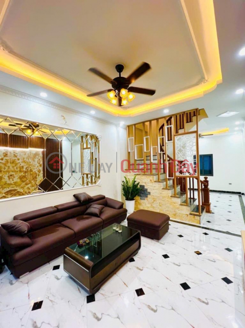 BEAUTIFUL HOUSE IN LANG FORT AREA - 5 FLOORS - 4M FRONTAGE - FULL FURNITURE FREE _0