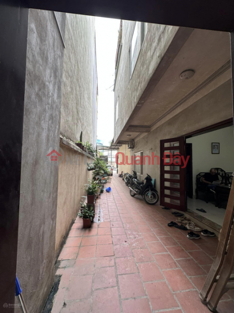 Au Co street 204m2, frontage 8.1m, 1 street side and 1 alley side, Investment price _0