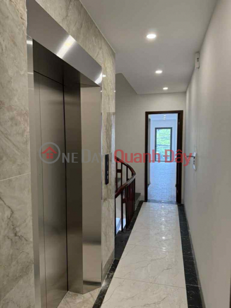 bán nhà Hoa Lâm-Việt Hưng, 83m x 5 tầng, thang máy, gara, nở hậu, 6 ngủ khép kín, dòng tiền 400tr/năm Việt Nam Bán đ 14,1 tỷ