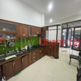 ► Corner house, 6m wide, near Nguyen Tat Thanh and Le Do streets, 65m2, 3 beautiful floors, 5.3 billion VND. _0