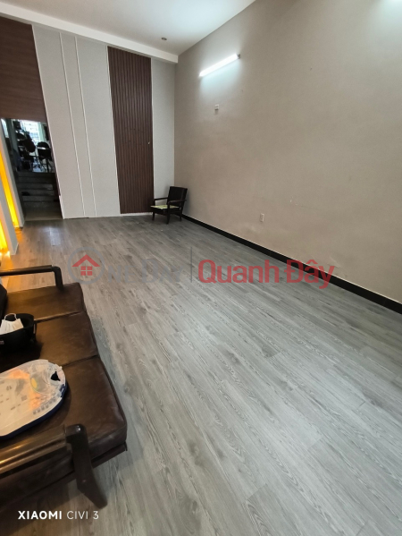 3-storey house for rent on April 30, Hai Chau. Empty living room, suitable for office and nail salon. Vietnam | Rental, đ 12 Million/ month