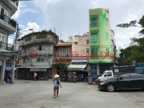 CORNER APARTMENT WITH 2 FACES, TRUCK ALLEY - BUSINESS LOCATION - 73m2 - 5 FLOORS -<br \/> AVAILABLE CASH FLOW 25 MILLION\/MONTH - MORE THAN 10.x _0