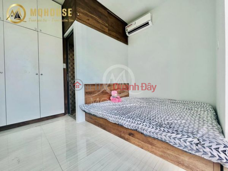 đ 5 Million/ month High-class mini apartment with full balcony furniture, extremely preferential price right on Truong Chinh