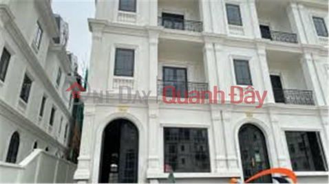 Owner Sells Adjacent Apartment at 16 Jade Square Pham Van Dong. No Brokerage _0