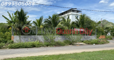 I am the owner. A stunning corner plot, lot 148, on N1 road near the park - with a 34m frontage. _0