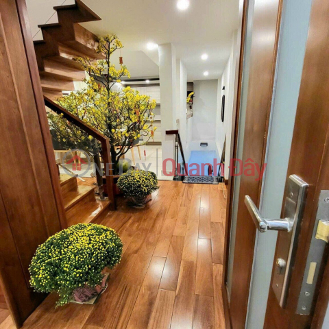 LIVING AREA, BEAUTIFUL HOUSE RIGHT IN TAN SON NHI - INDEPENDENT. PRICE 9.5 BILLION TL _0