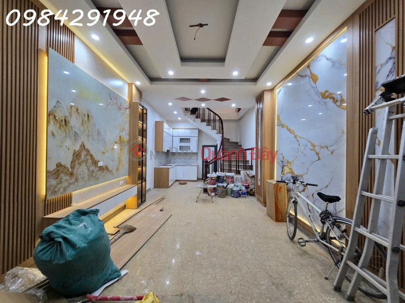 House for sale in Vu Tong Phan, only 25m from the street - Width 43m, 5 floors - Red book expanding later Sales Listings