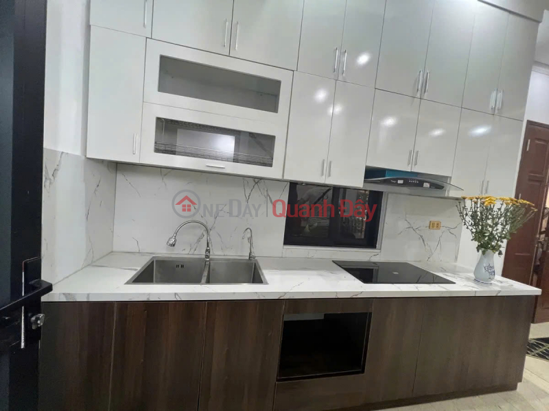 BÁN NHÀ RIÊNG Phố Bồ Đề 31m2 X 5 tầng, mặt tiền 6.4m, 6.8 tỷ Long Biên Niêm yết bán