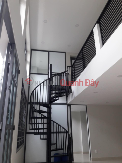 BEAUTIFUL 2-STORY HOUSE WITH CAR NIGHT IN DISTRICT 1 NEAR TRAN HUNG DAO _0