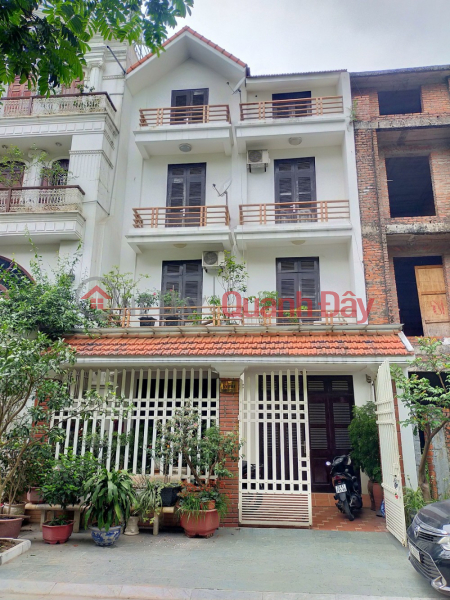 Saigon Adjacent Villa, Classy Residential - Business, Neighbor to Vinhomes Riverside. Sales Listings